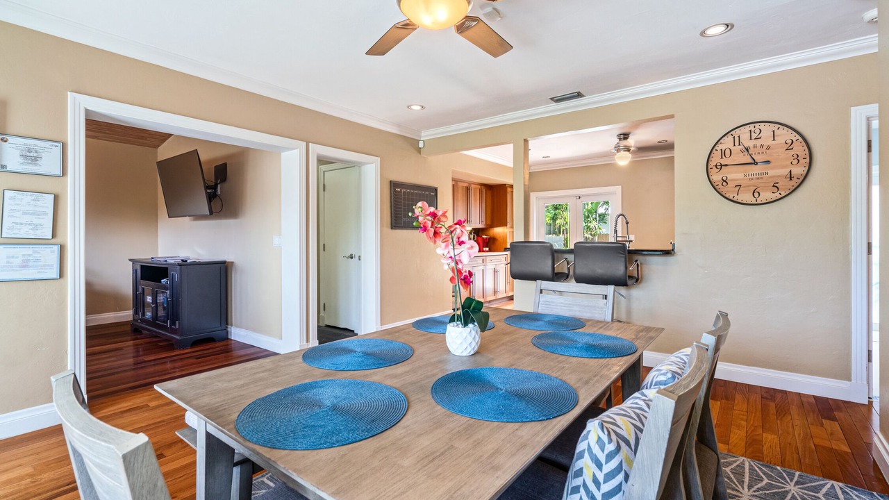 Photo of Others in Poinsettia Heights