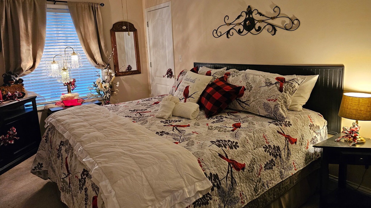 Photo of Bedroom in Benton