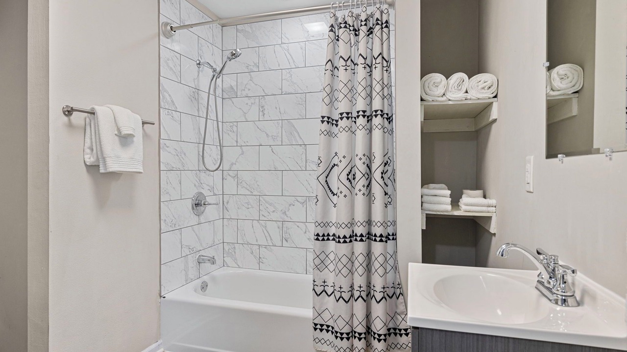 Photo of Bathroom in Niles