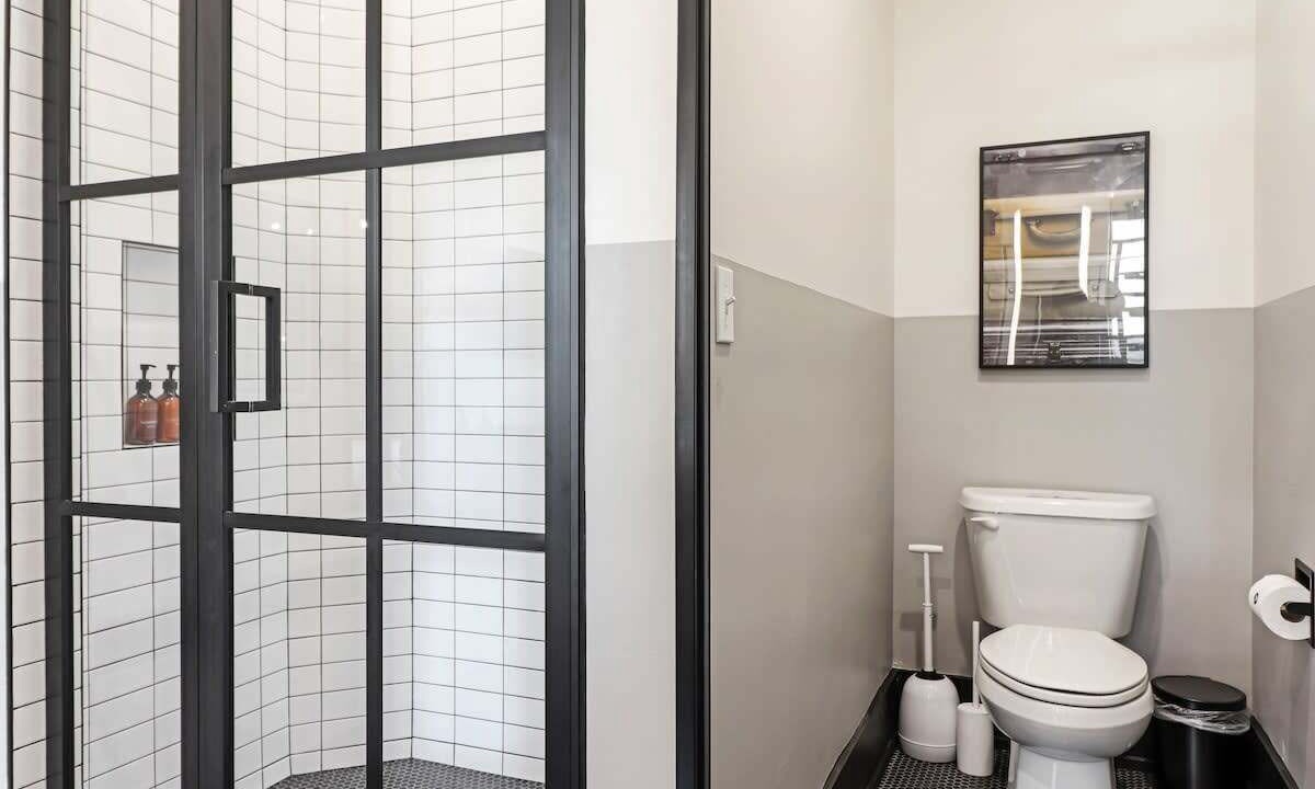 Photo of Bathroom in Arts/Warehouse District