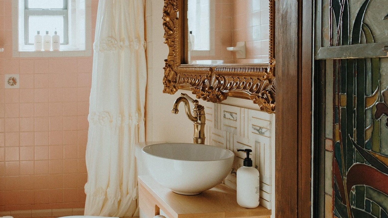 Photo of Bathroom in Sawmill Area