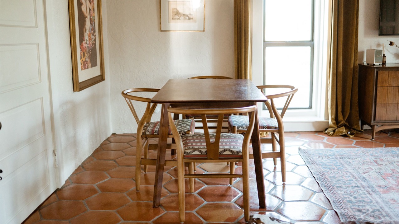 Photo of Livingroom in Sawmill Area