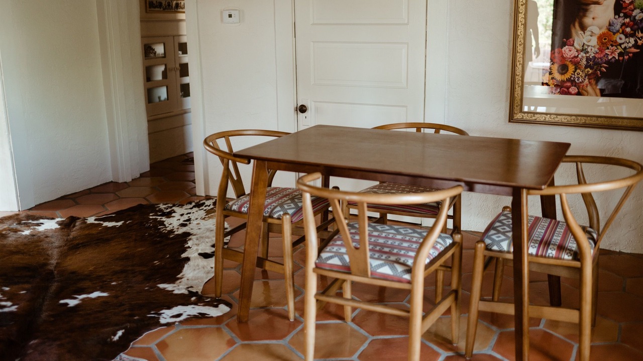 Photo of Livingroom in Sawmill Area