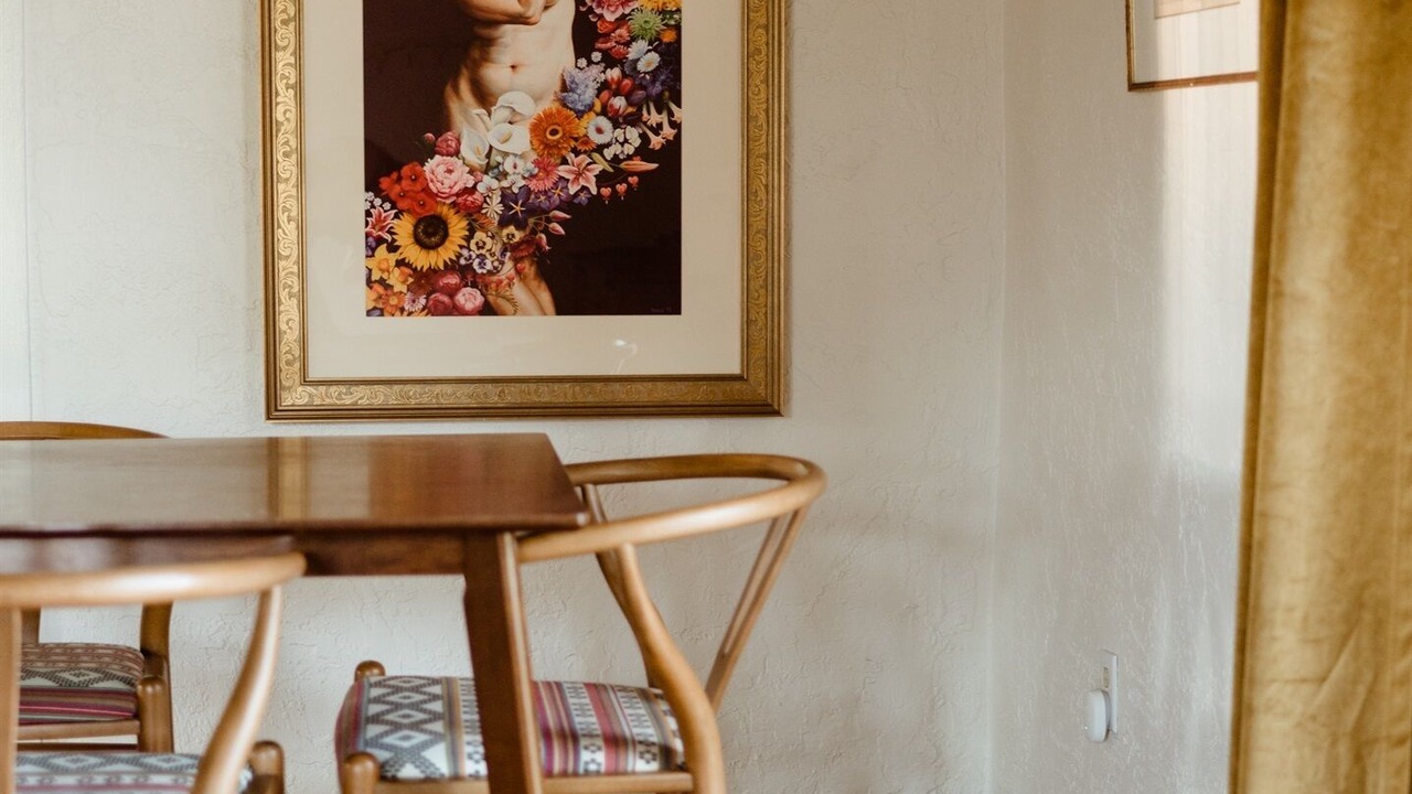 Photo of Livingroom in Sawmill Area