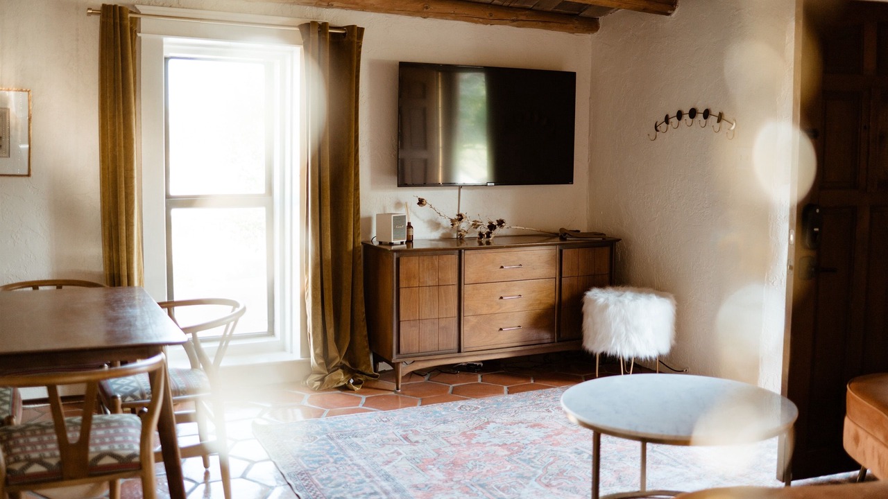 Photo of Livingroom in Sawmill Area