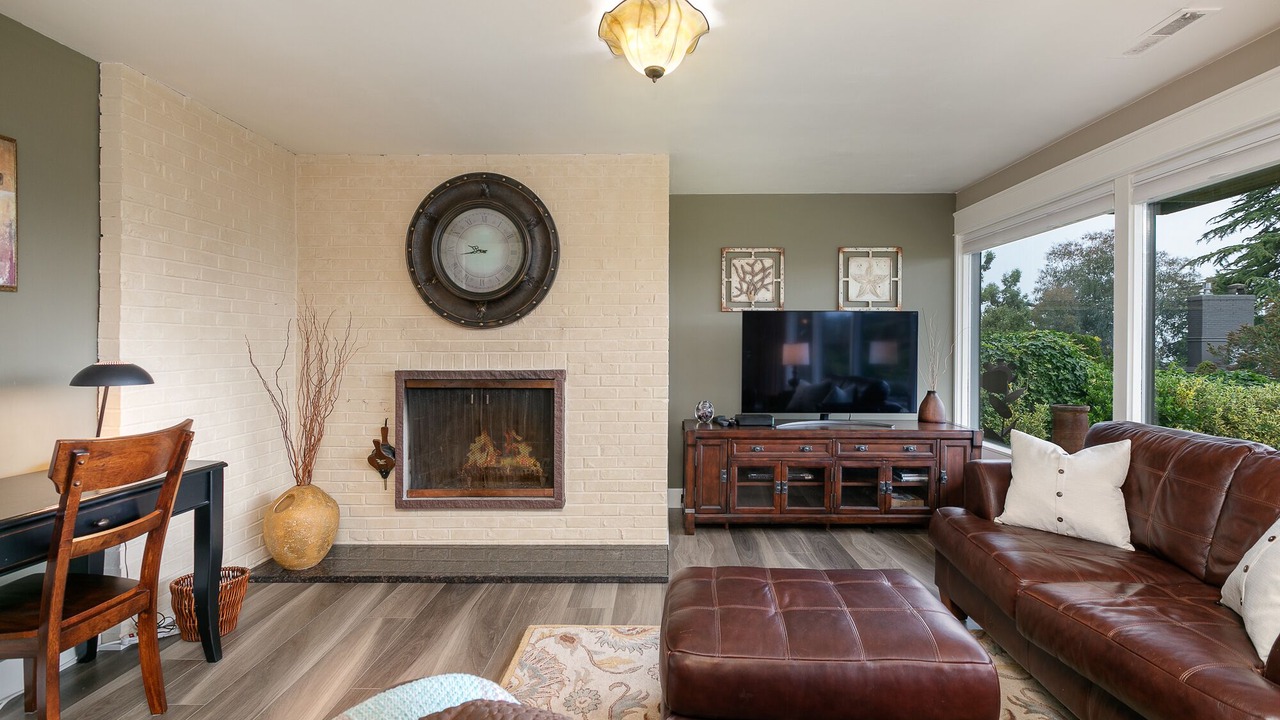 Photo of Livingroom in North Beach/Blue Ridge