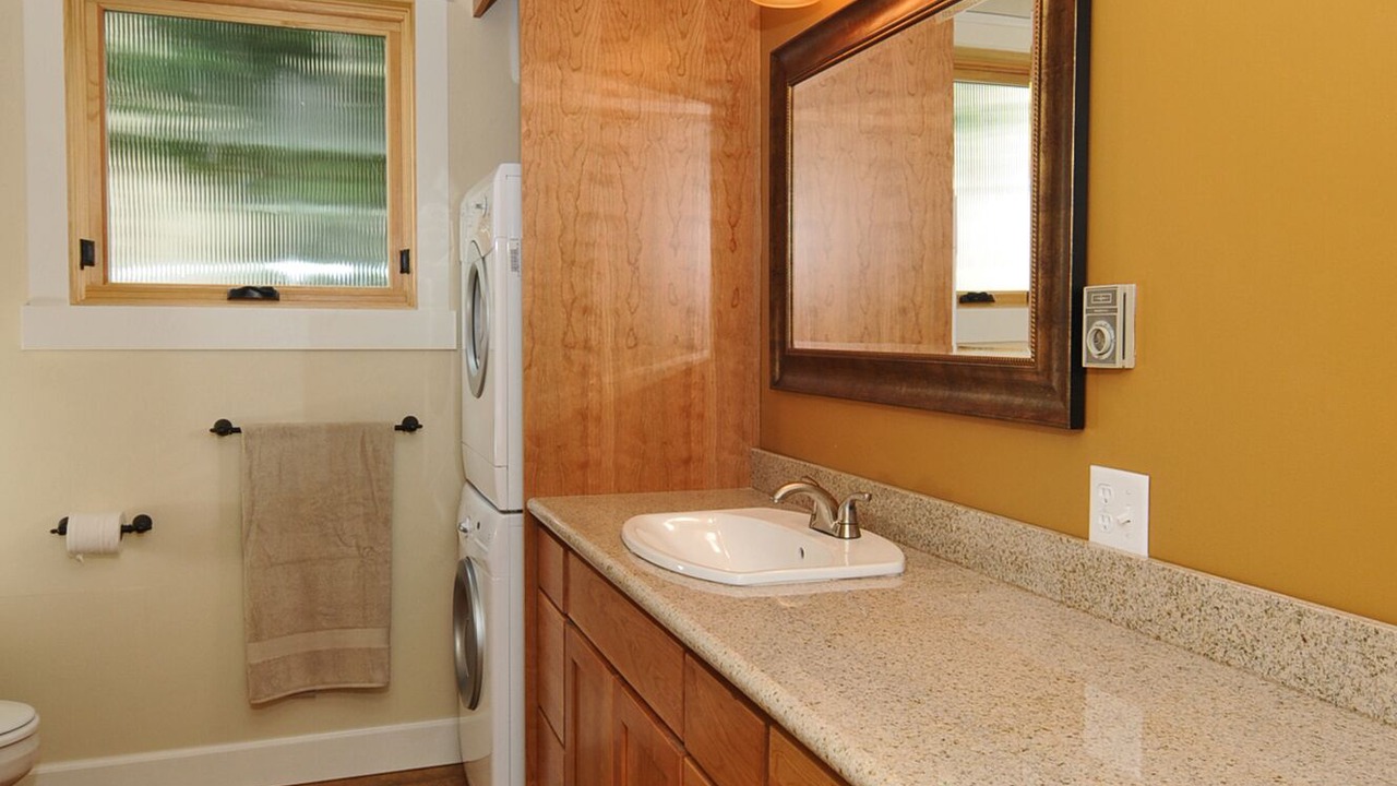 Photo of Bathroom in North Beach/Blue Ridge