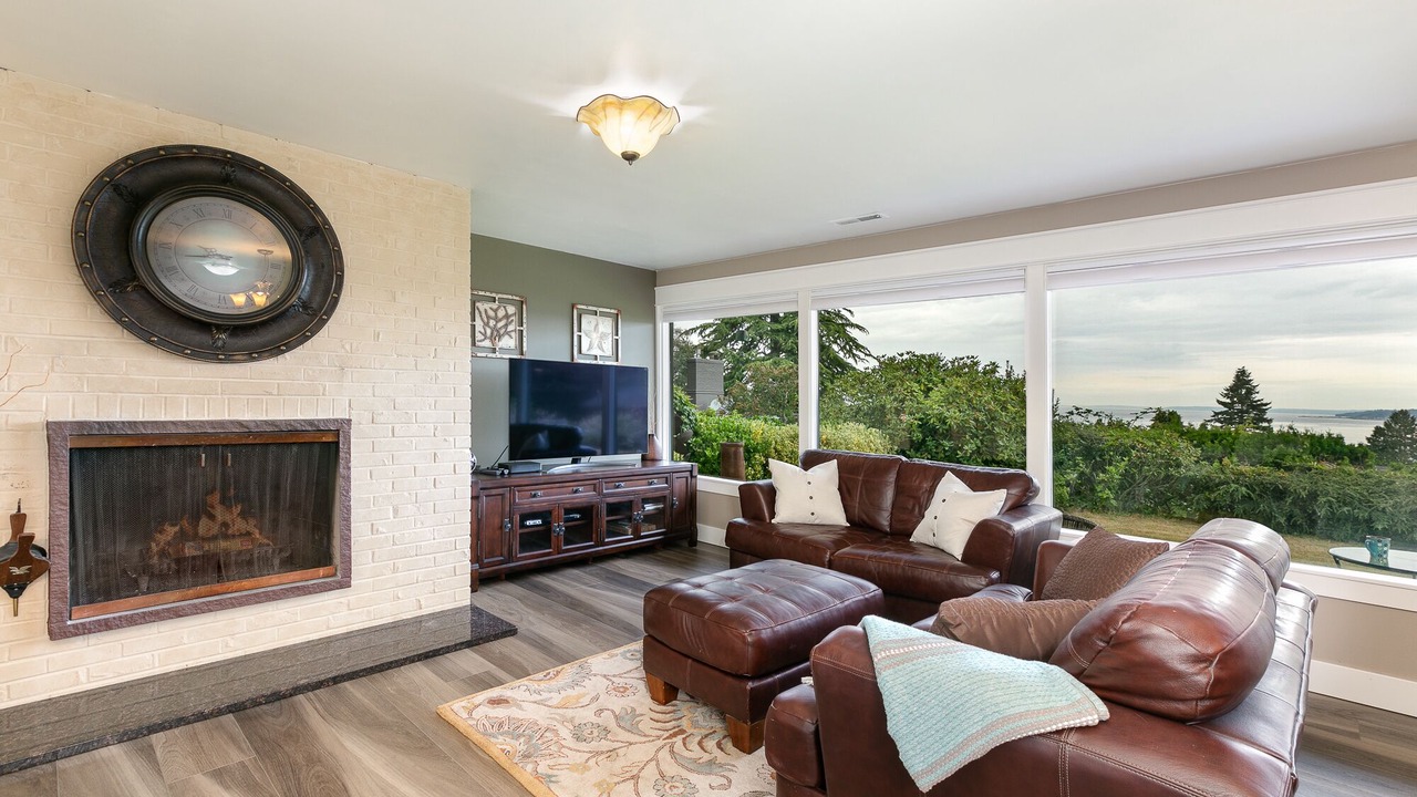 Photo of Livingroom in North Beach/Blue Ridge