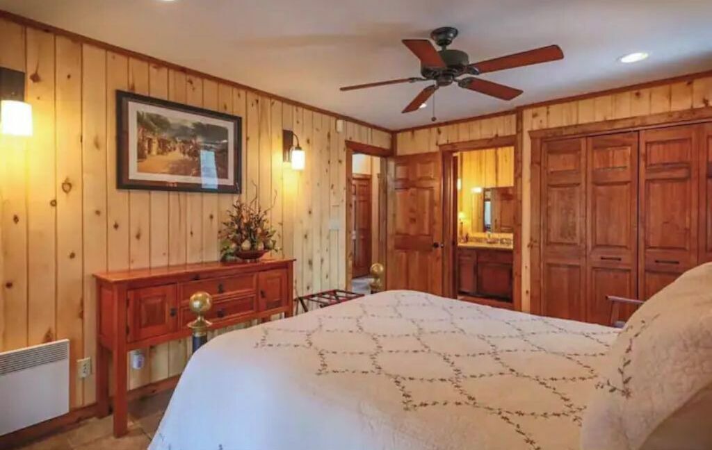 Photo of Bathroom in Twin Creek Village