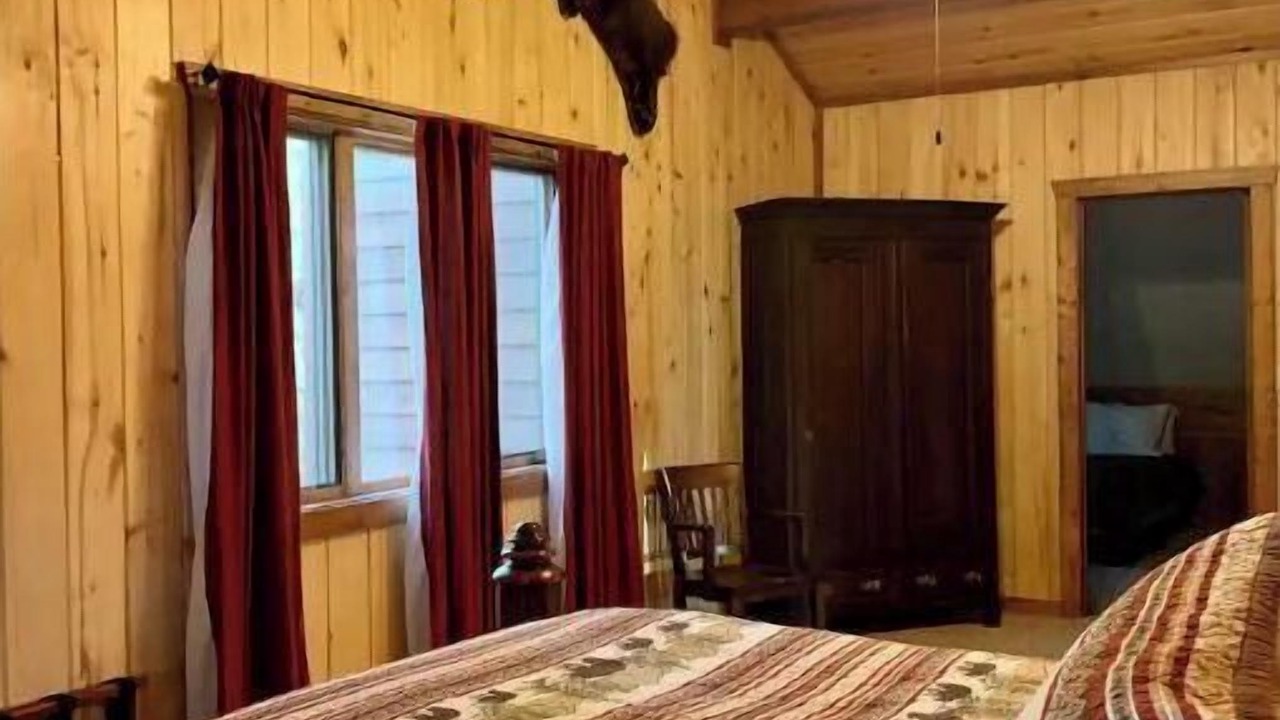 Photo of Bedroom in Twin Creek Village
