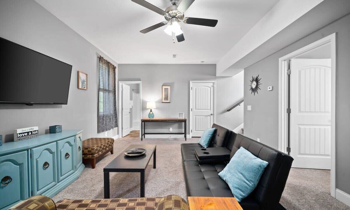 Photo of Livingroom in Clarksville