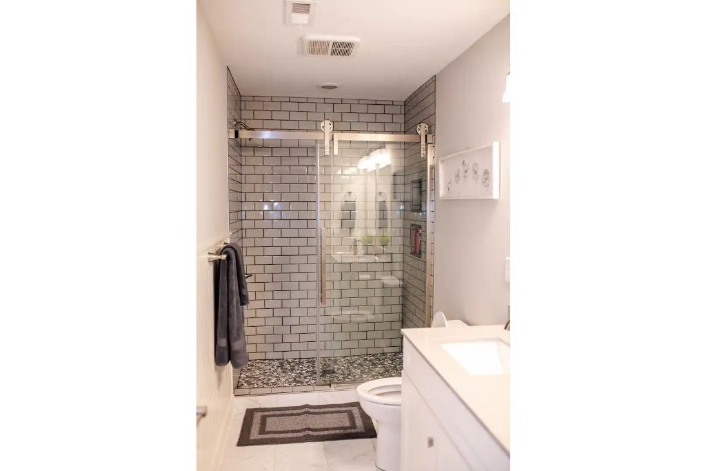 Photo of Bathroom in Athens - Sweetwater