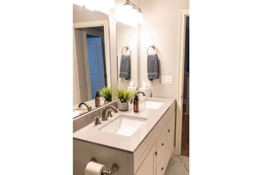 Photo of Bathroom in Athens - Sweetwater