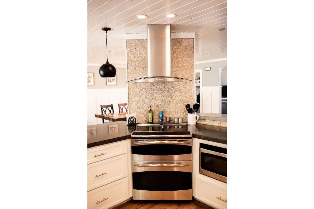 Photo of Kitchen in Athens - Sweetwater