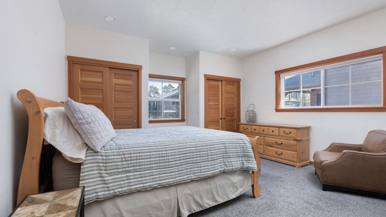 Photo of Bedroom in Neskowin