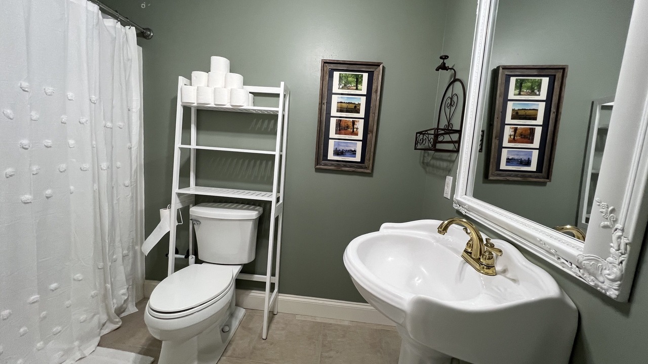 Photo of Bathroom in Red Boiling Springs