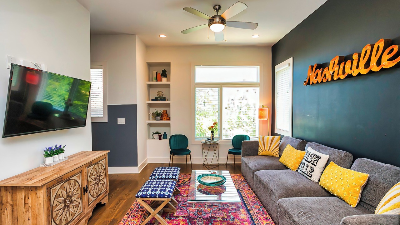 Photo of Livingroom in Hadley - Washington