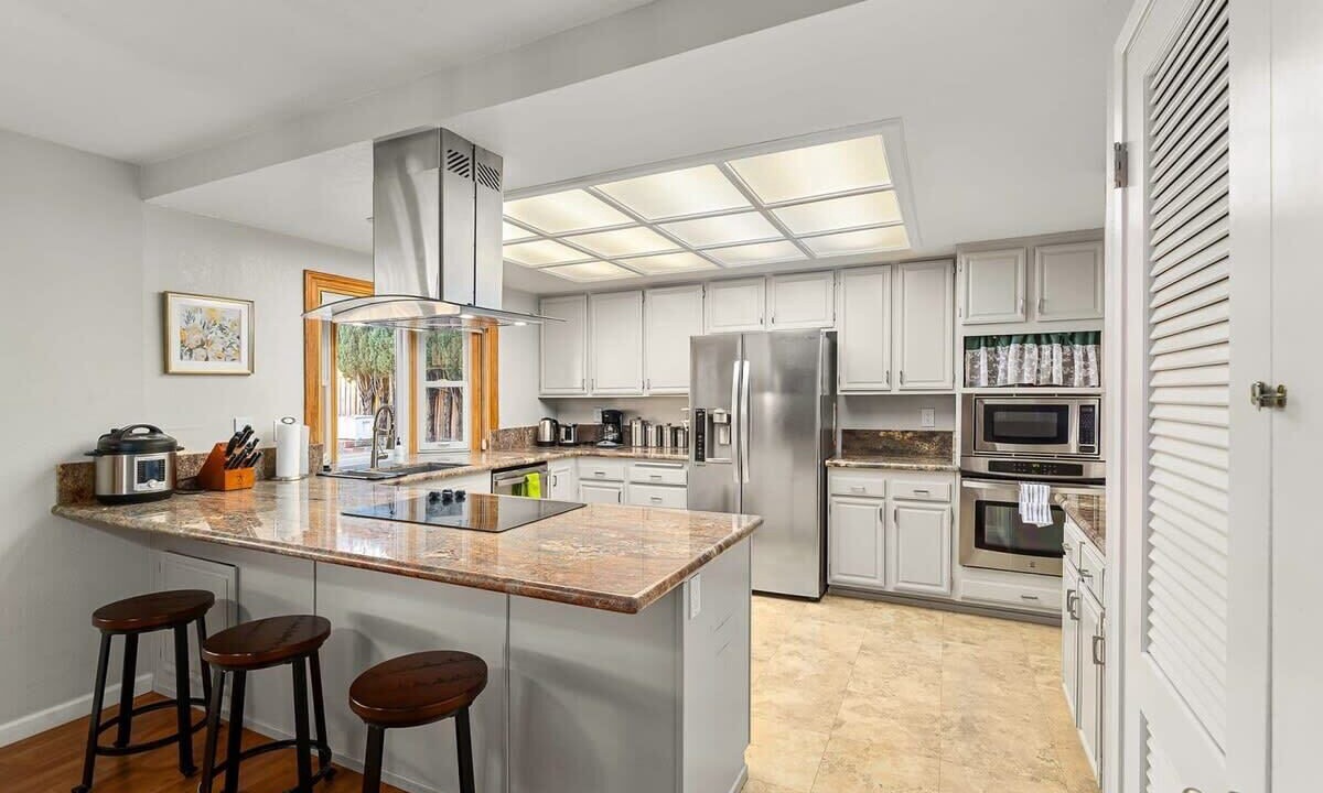Photo of Kitchen in Noble