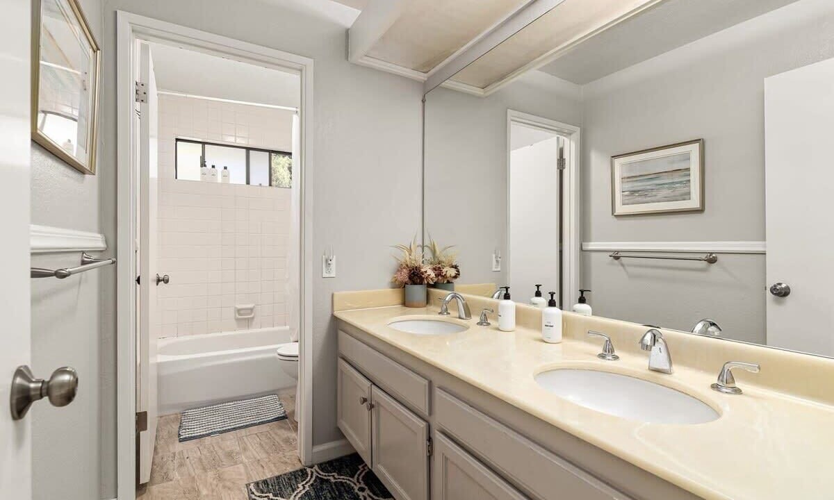 Photo of Bathroom in Noble