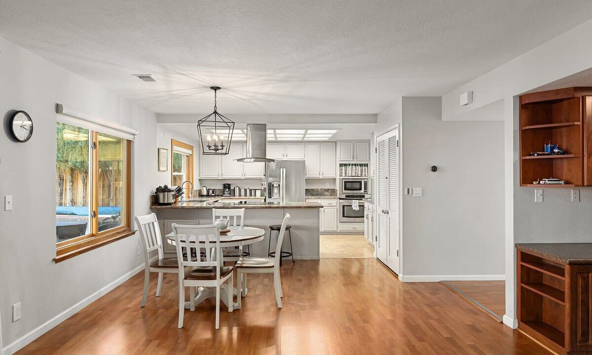 Photo of Kitchen in Noble
