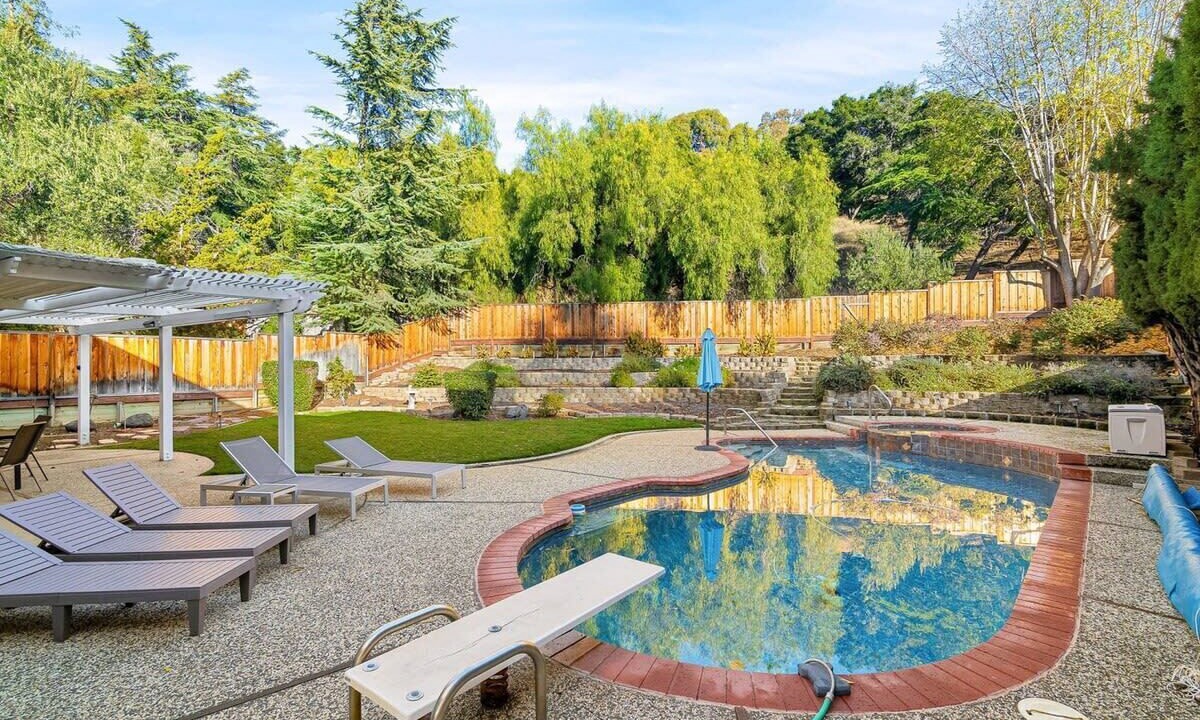 Photo of Outdoor in Noble