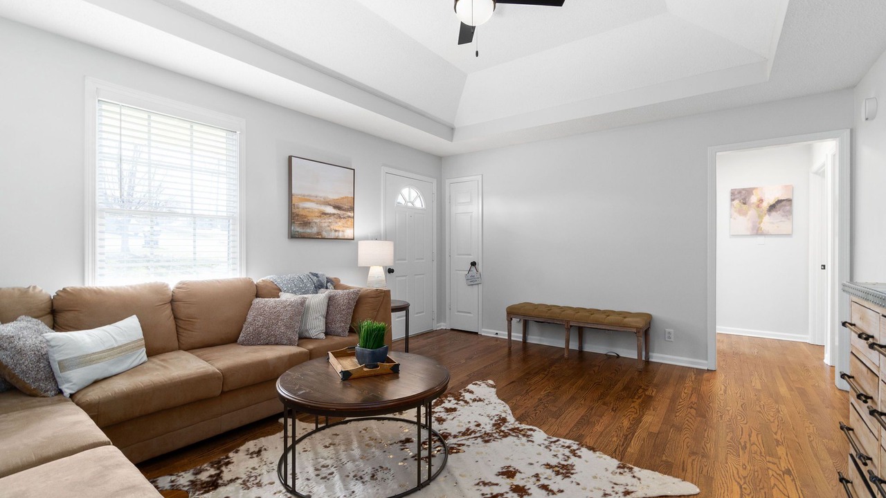 Photo of Livingroom in Olmstead