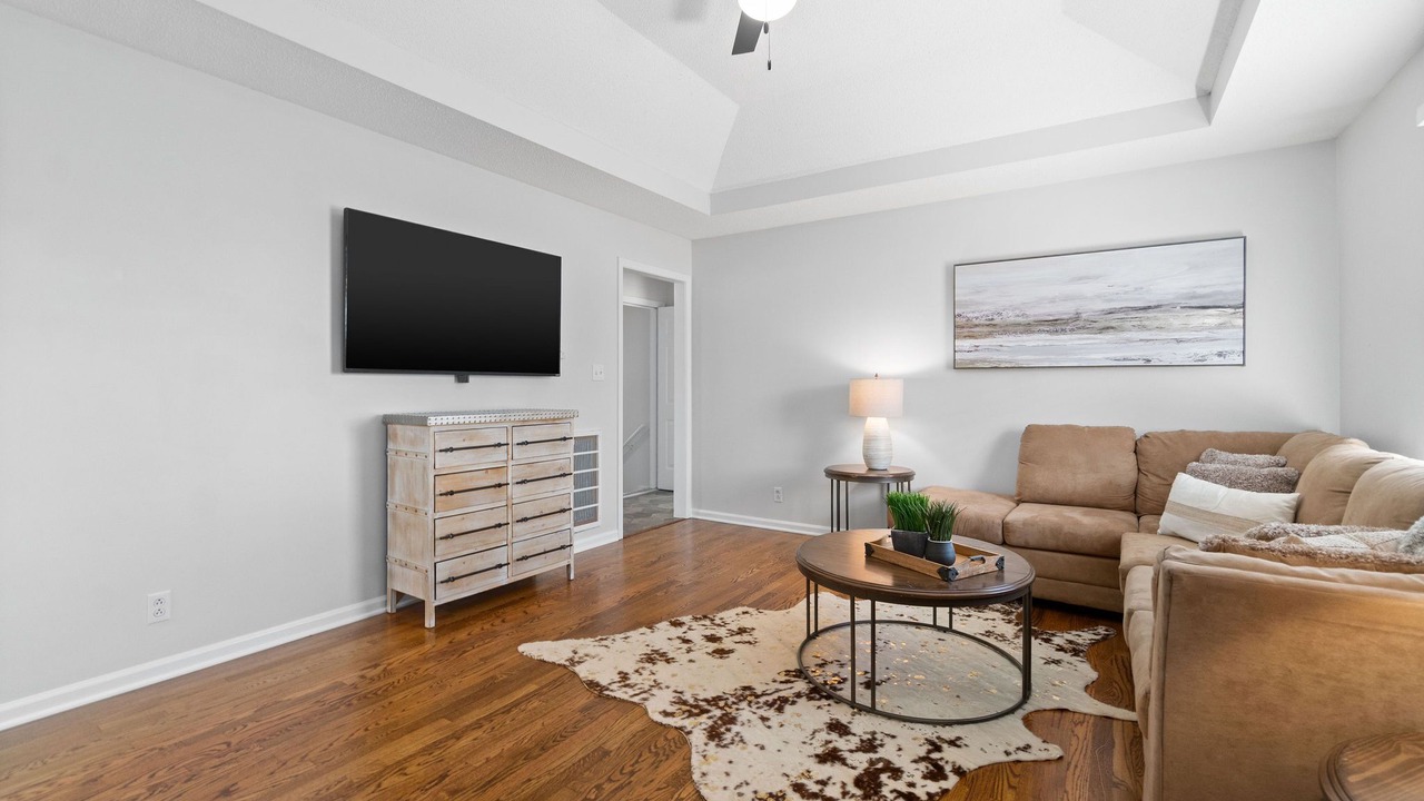 Photo of Livingroom in Olmstead