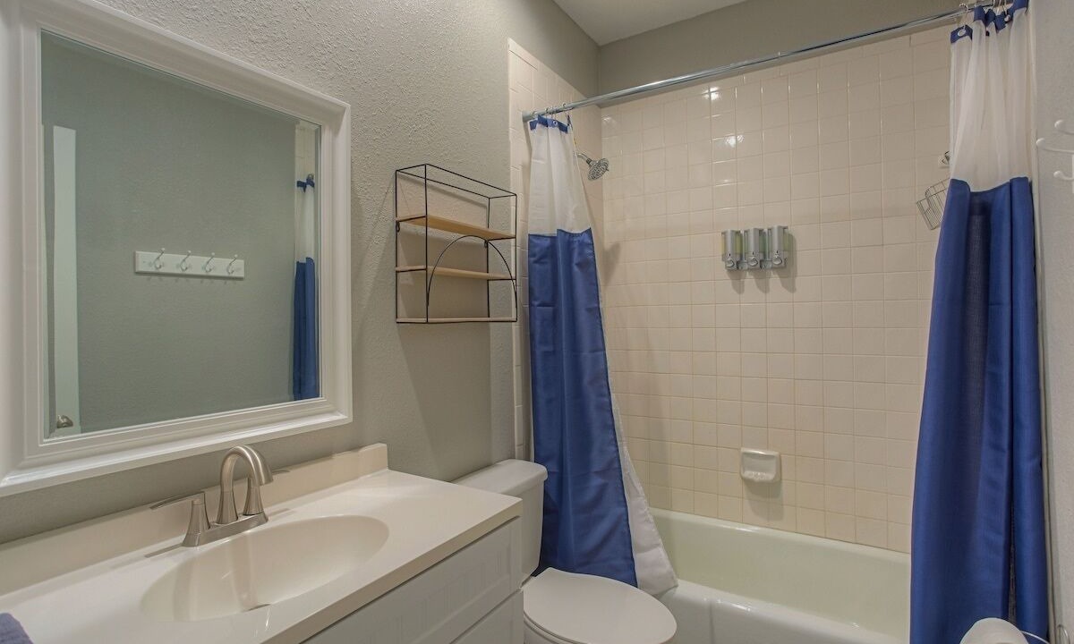 Photo of Bathroom in Pottsboro