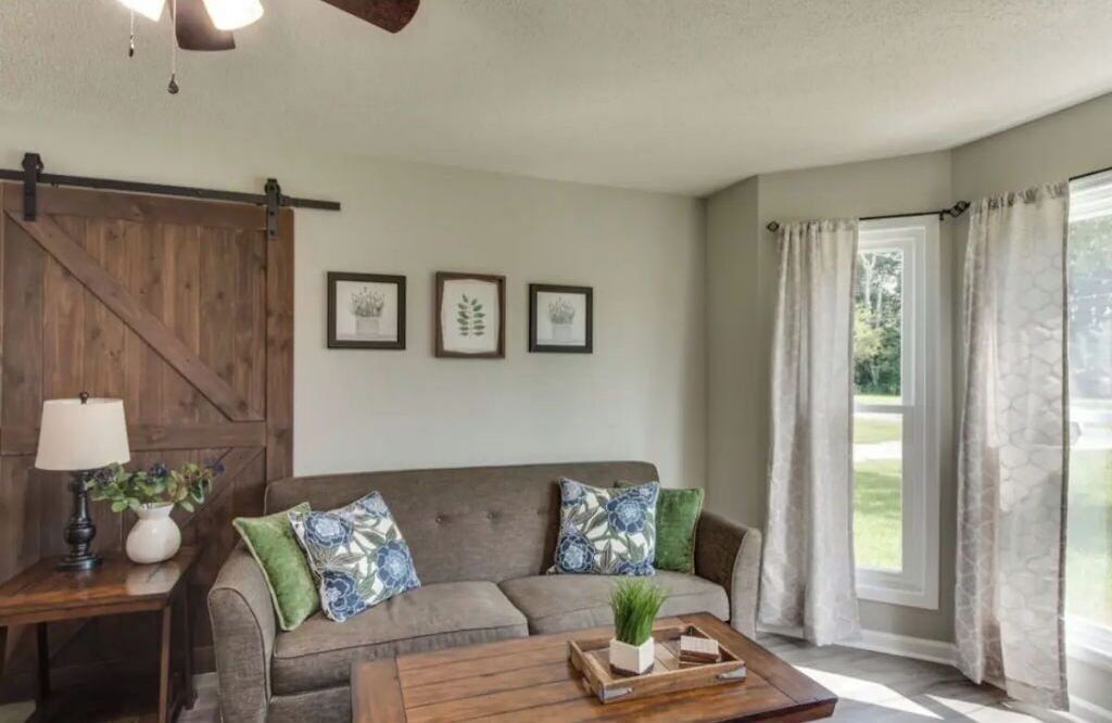Photo of Livingroom in Lewisburg