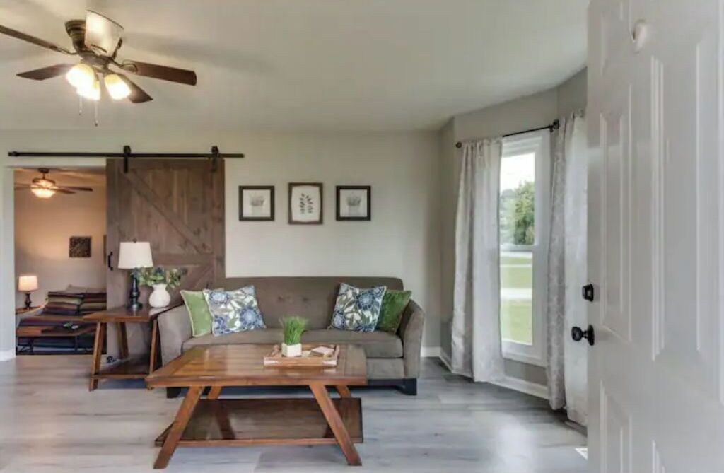 Photo of Livingroom in Lewisburg