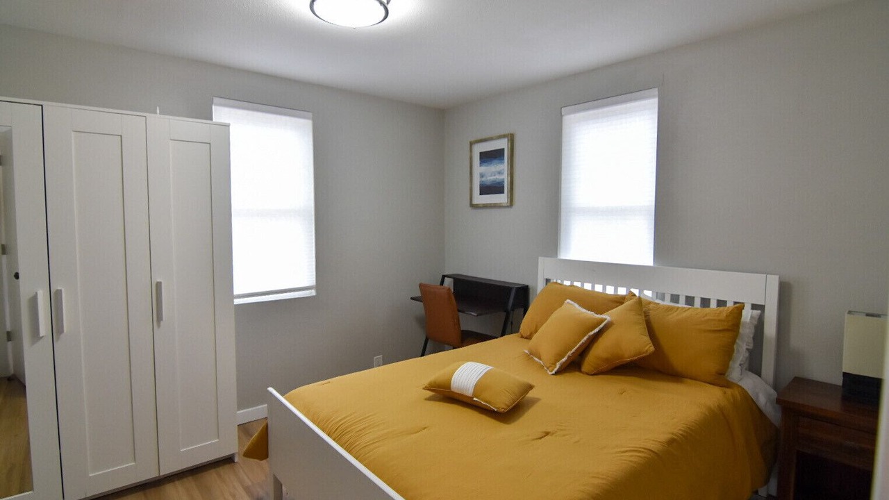 Photo of Bedroom in Edgewater