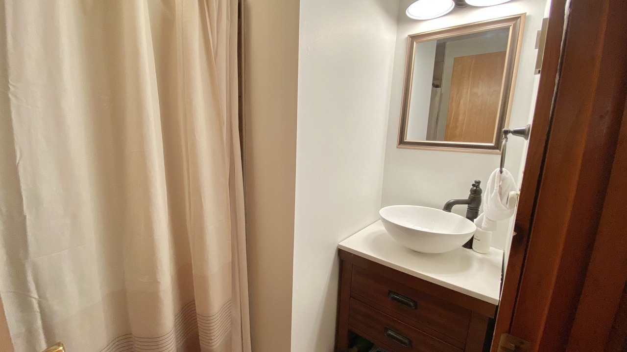 Photo of Bathroom in Old Timberline
