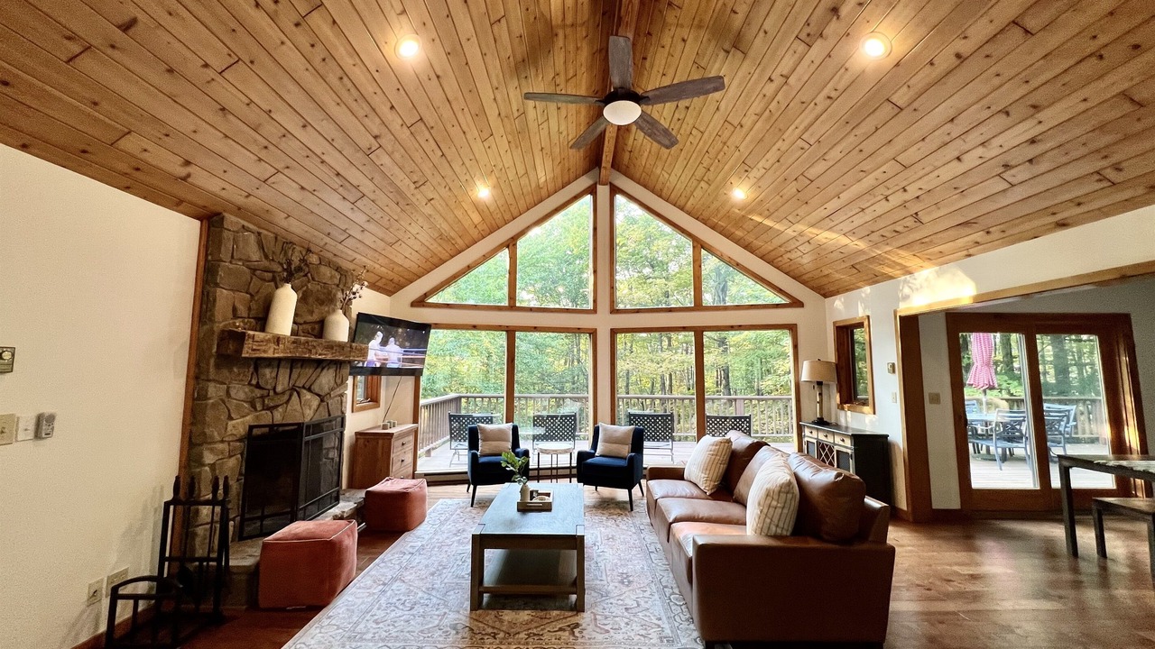 Photo of Livingroom in Old Timberline