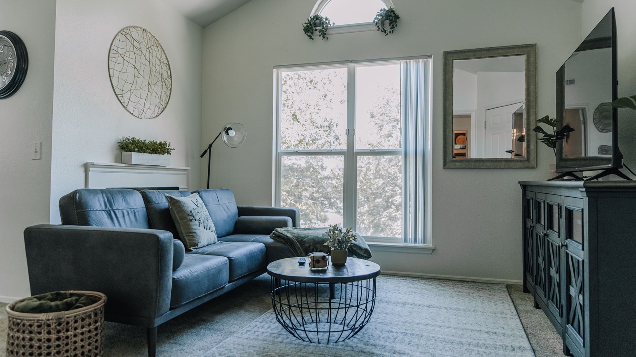 Photo of Livingroom in Midvale