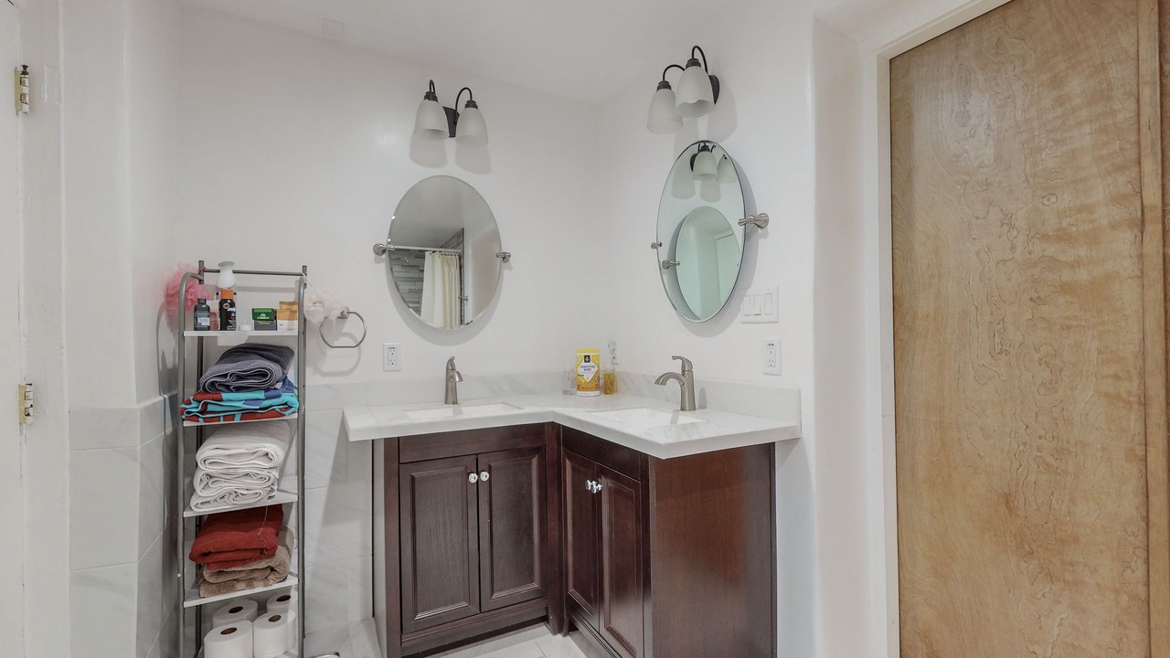 Photo of Bathroom in South Capitol