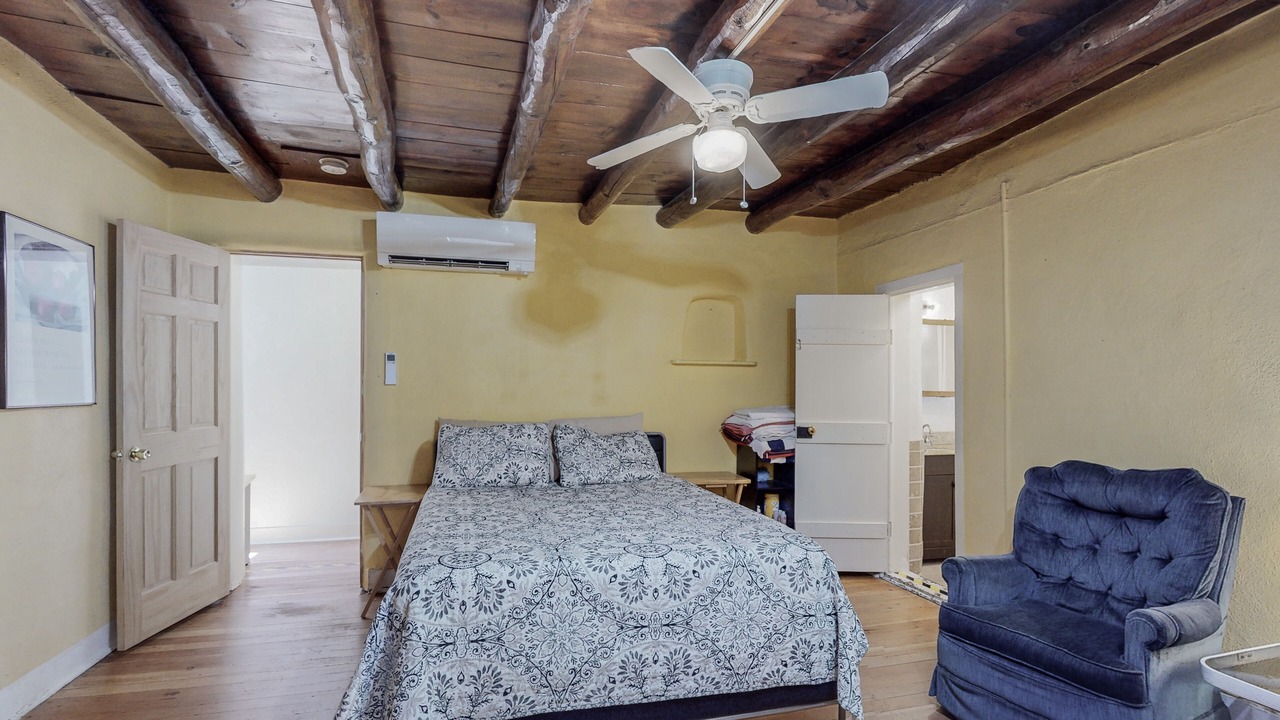 Photo of Bedroom in South Capitol