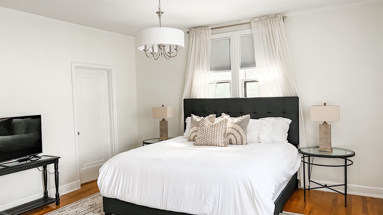 Photo of Bedroom in Central Gardens