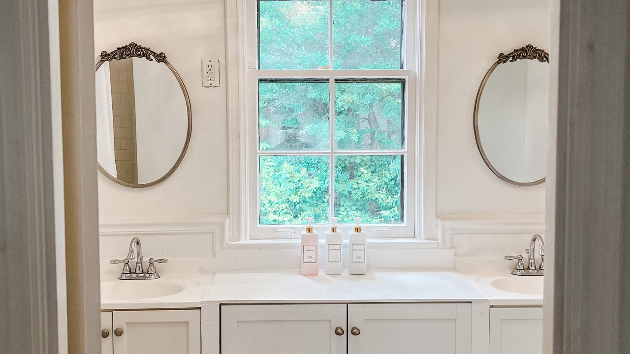 Photo of Bathroom in Central Gardens