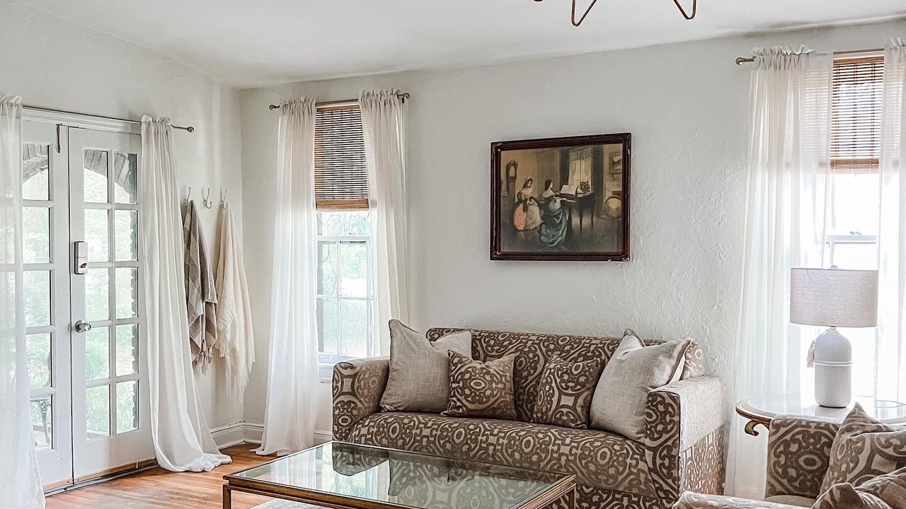 Photo of Livingroom in Central Gardens