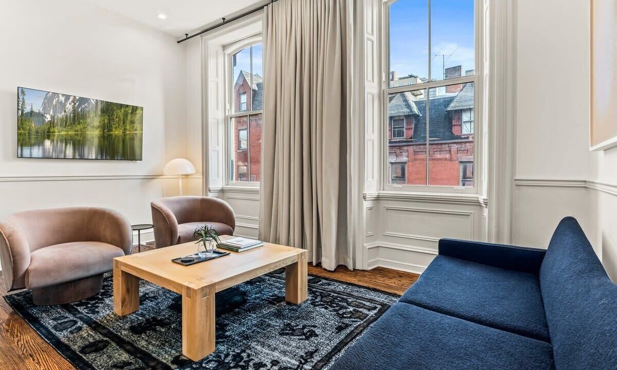 Photo of Livingroom in Rittenhouse Row