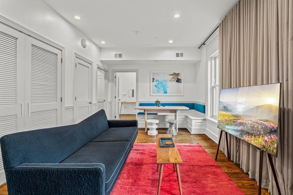Photo of Livingroom in Southwest Center City