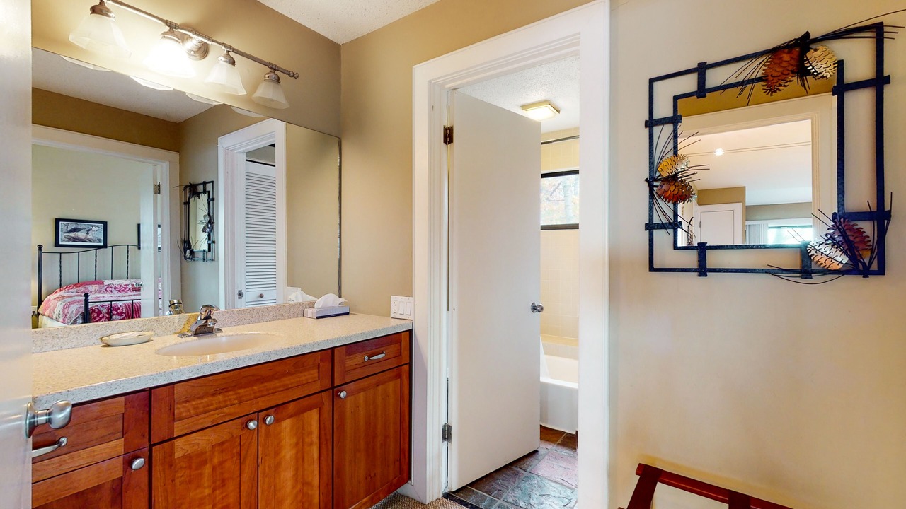 Photo of Bathroom in Maple City
