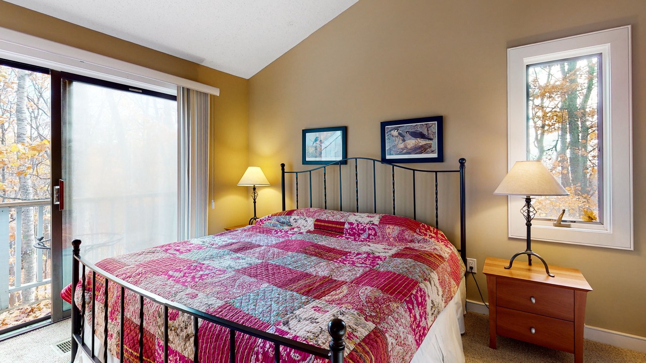 Photo of Bedroom in Maple City