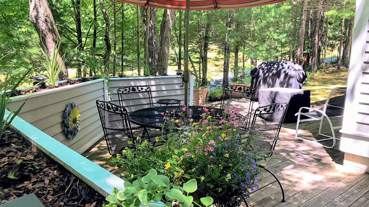 Photo of Outdoor in Maple City
