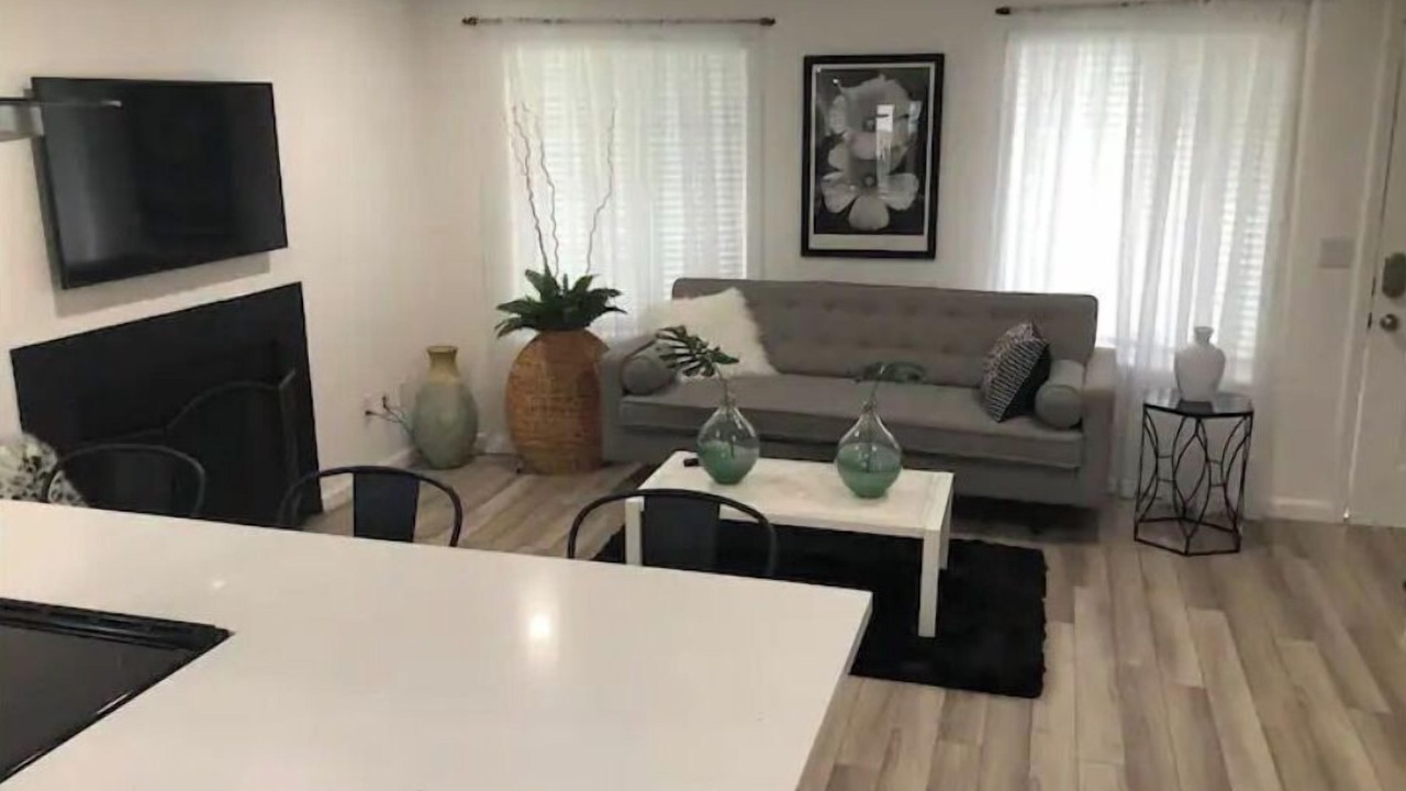 Photo of Livingroom in South Forest Park