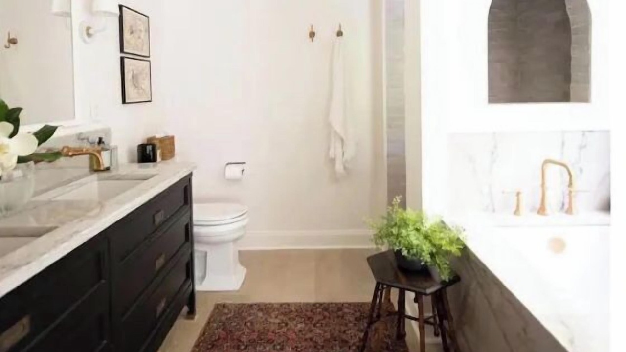 Photo of Bathroom in Carbondale