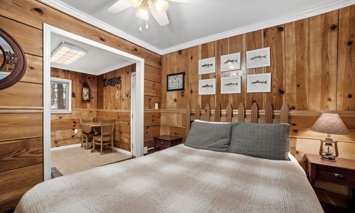 Photo of Bedroom in Tahoe Valley