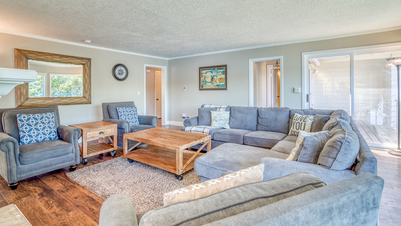 Photo of Livingroom in Otis