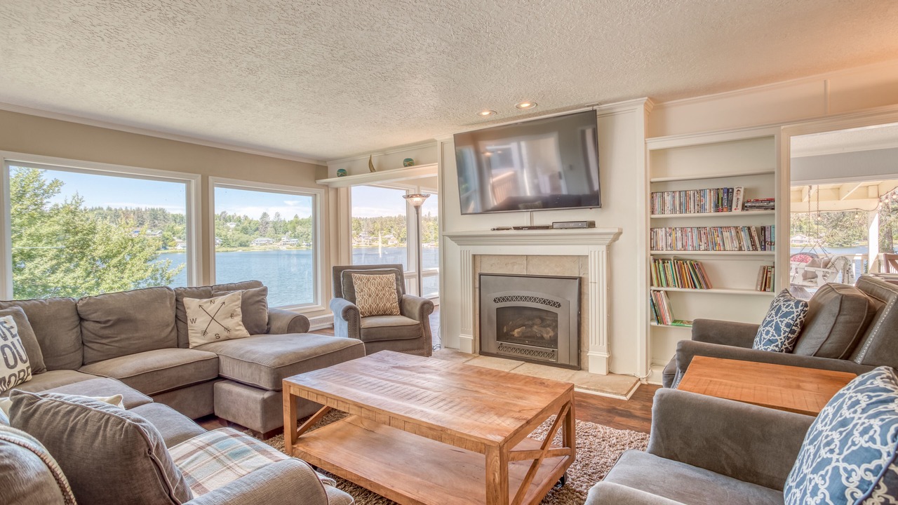 Photo of Livingroom in Otis