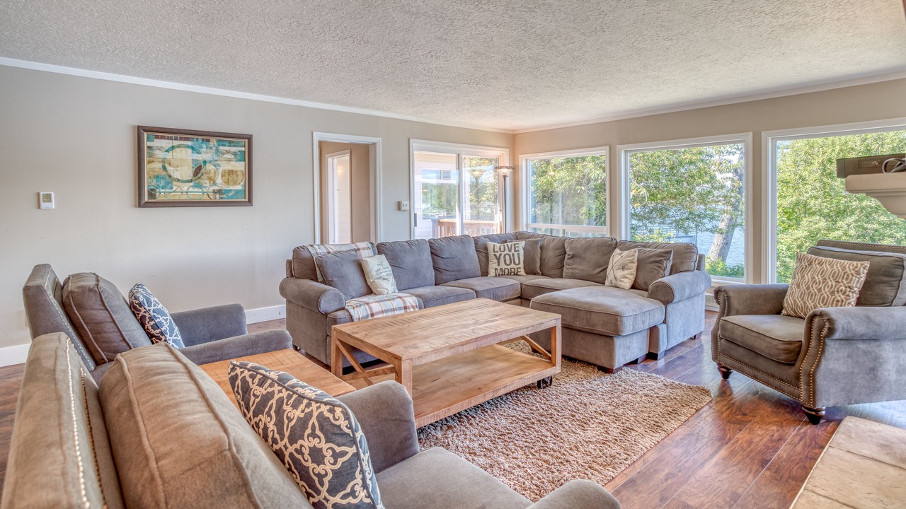 Photo of Livingroom in Otis